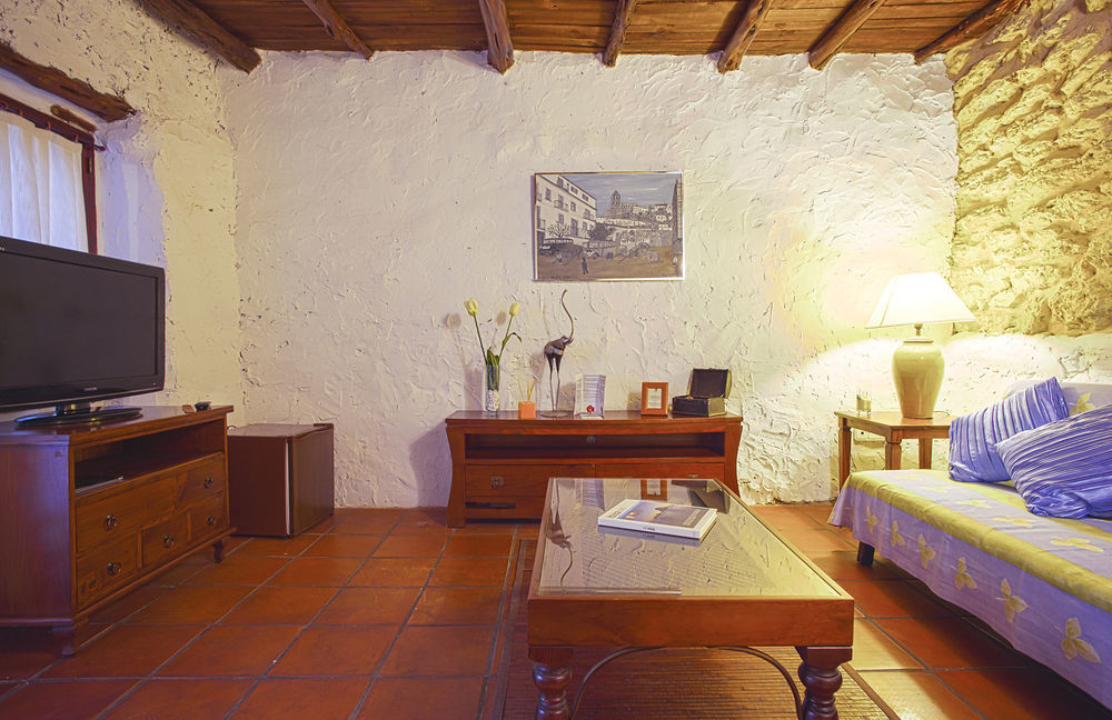 Can Pere Lifestyle & Spa Cala Llonga  Exterior photo